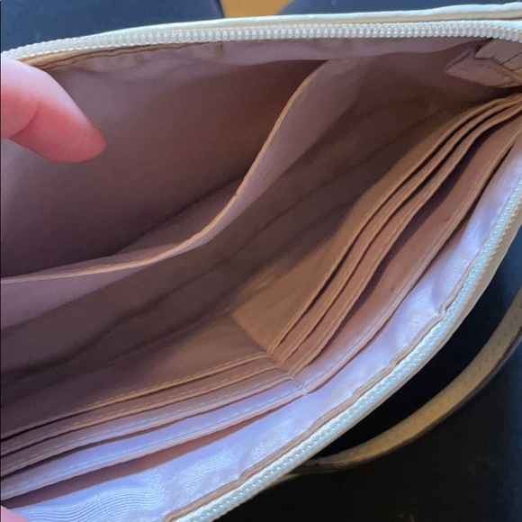 Gorgeous Coach Carry all wallet - Picture 6 of 9